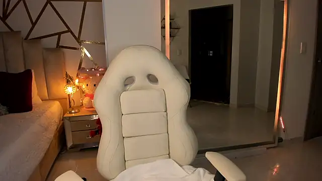 MiaAdams21 online show from 6, 2, 2025