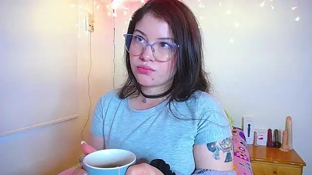 juli05star20 online show from 5, 1, 2025