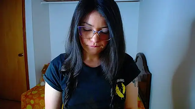 juli05star20 online show from 16, 2, 2025