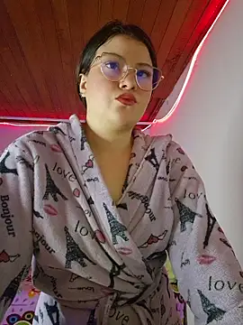 Snapshot of juli05star20 chatting on 22, 5, 2026 juli05star20 online show from 22, 5, 2026