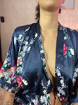 Snapshot of thaliacollins chatting on 9, 11, 2025 thaliacollins online show from 9, 11, 2025