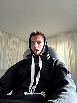 Snapshot of matt_benji chatting on 6, 10, 2025 matt benji online show from 6, 10, 2025