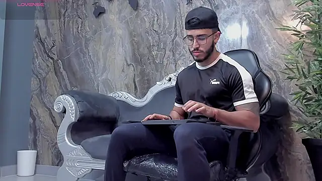 Liam Kleiin online show from 6, 1, 2025