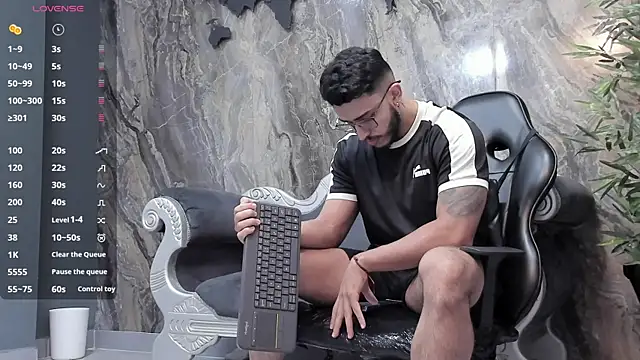 Liam Kleiin online show from 10, 1, 2025