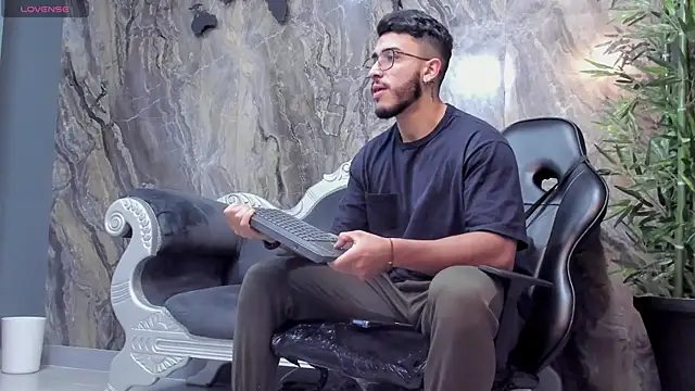 Liam Kleiin online show from 13, 1, 2025