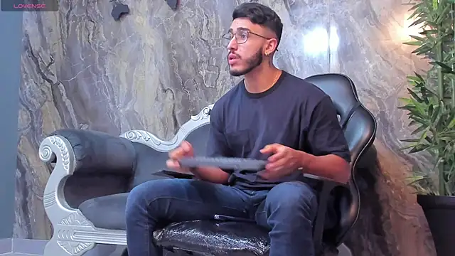 Liam Kleiin online show from 3, 2, 2025