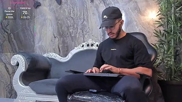 Liam Kleiin online show from 4, 3, 2025