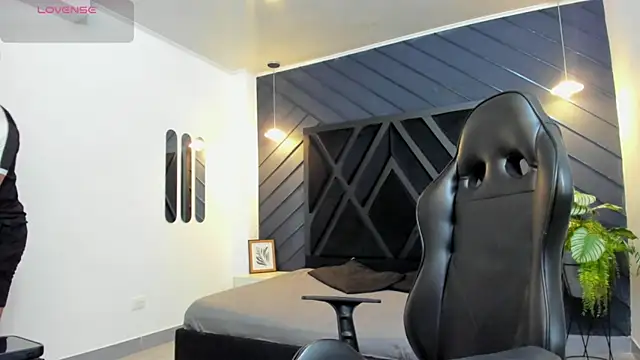 Liam Kleiin online show from 21, 10, 2025