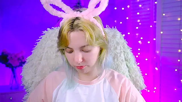 Snapshot of RocKStone_ chatting on 4, 12, 2025 RocKStone online show from 4, 12, 2025