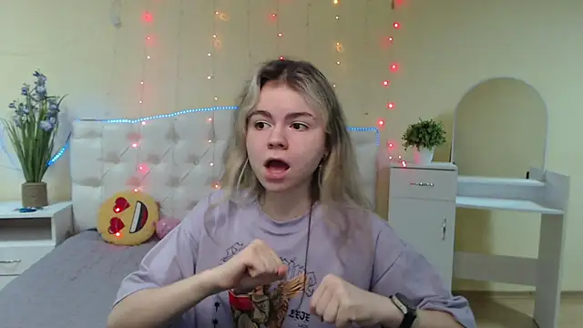 TinaRedly online show from 16, 1, 2025