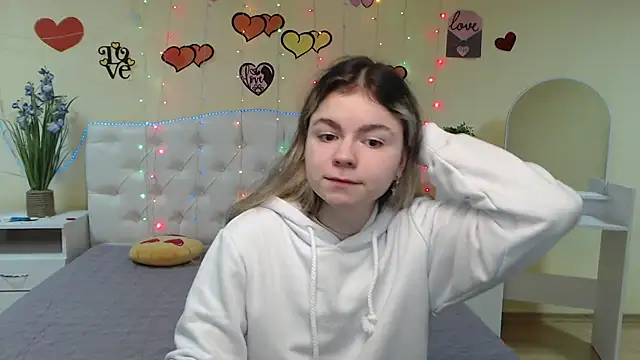 TinaRedly online show from 12, 3, 2025