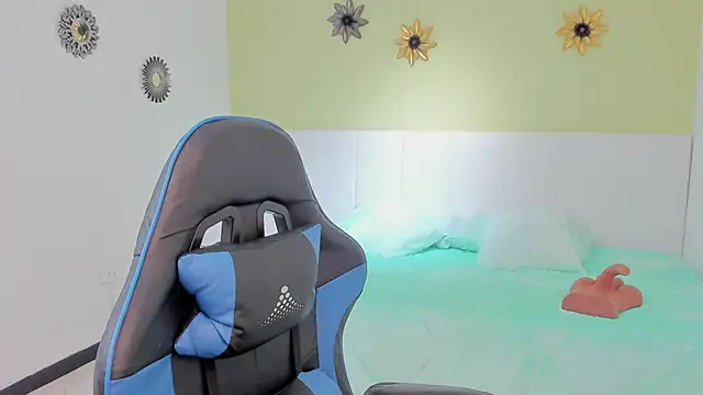 amira cute2 online show from 1, 2, 2025