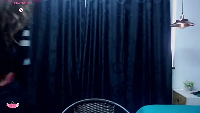 Snapshot of megan_collins96 chatting on 17, 12, 2024 megan collins96 online show from 17, 12, 2024