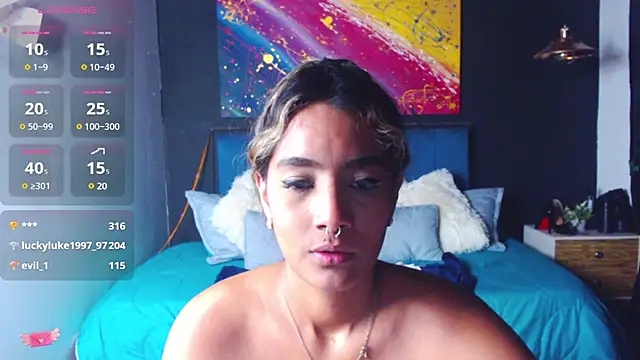Snapshot of megan_collins96 chatting on 2, 3, 2025 megan collins96 online show from 2, 3, 2025