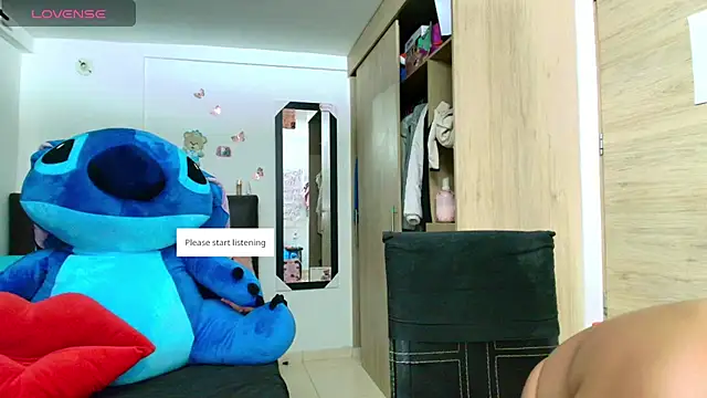 Snapshot of megan_collins96 chatting on 21, 4, 2026 megan collins96 online show from 21, 4, 2026