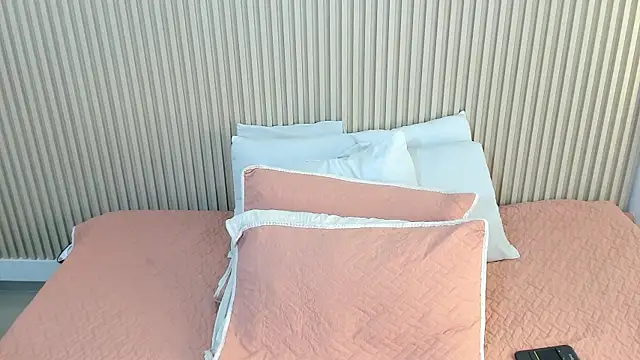 charlottebrowns  online show from 2, 12, 2025