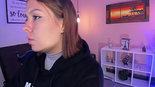 Snapshot of ArianaBaker chatting on 6, 3, 2025 ArianaBaker online show from 6, 3, 2025