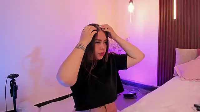 ArianaBaker online show from 18, 2, 2026