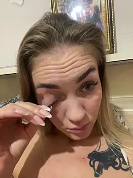 Snapshot of DreamGirl-777 chatting on 24, 10, 2025 DreamGirl-777 online show from 24, 10, 2025