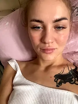 Snapshot of DreamGirl-777 chatting on 3, 11, 2025 DreamGirl-777 online show from 3, 11, 2025