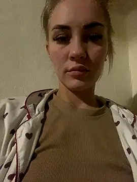 Snapshot of DreamGirl-777 chatting on 9, 11, 2025 DreamGirl-777 online show from 9, 11, 2025