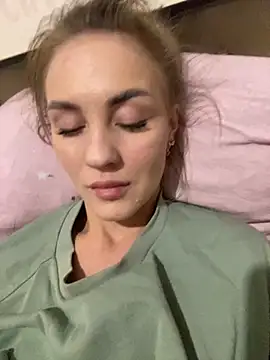 Snapshot of DreamGirl-777 chatting on 21, 11, 2025 DreamGirl-777 online show from 21, 11, 2025