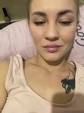 Snapshot of DreamGirl-777 chatting on 22, 11, 2025 DreamGirl-777 online show from 22, 11, 2025