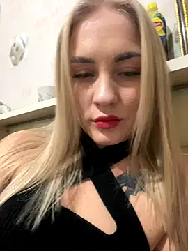 Snapshot of DreamGirl-777 chatting on 23, 11, 2025 DreamGirl-777 online show from 23, 11, 2025