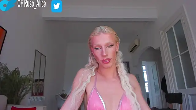 Snapshot of AliceSnowCatt chatting on 5, 2, 2025 AliceSnowCatt online show from 5, 2, 2025