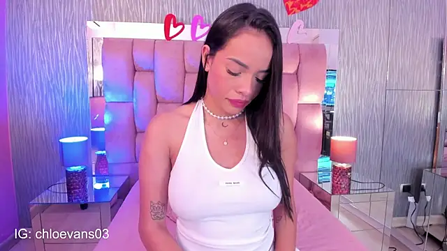 Chloe evans   online show from 26, 9, 2025