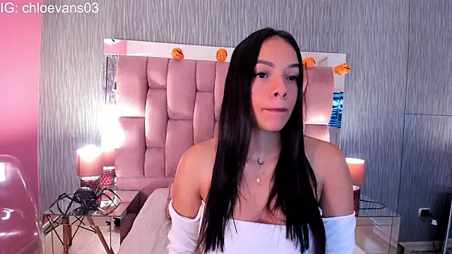 Chloe evans   online show from 25, 10, 2025