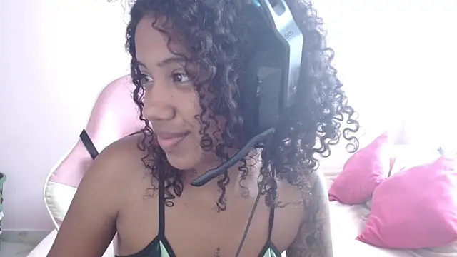 Snapshot of TiffanyRoouse chatting on 1, 1, 2025 TiffanyRoouse online show from 1, 1, 2025