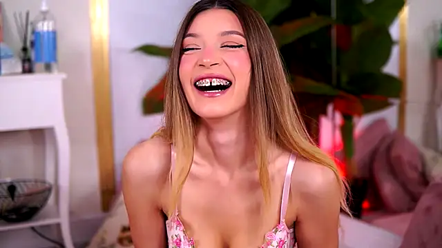 Snapshot of EvaWarenn chatting on 22, 10, 2025 EvaWarenn online show from 22, 10, 2025