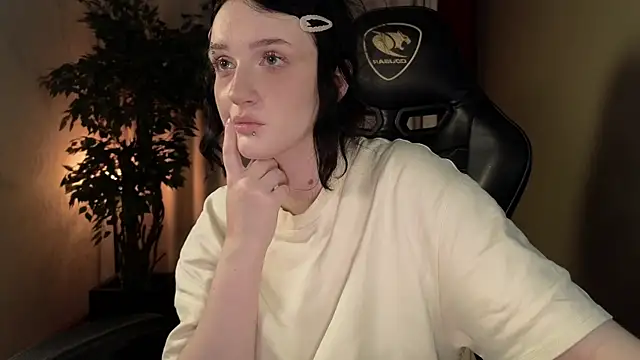 Snapshot of ELLIEJAY chatting on 4, 10, 2025 ELLIEJAY online show from 4, 10, 2025