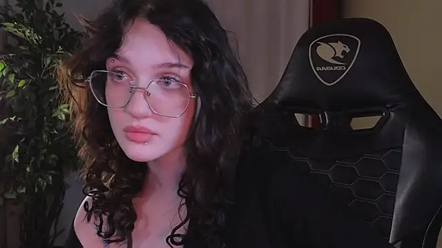 Snapshot of ELLIEJAY chatting on 15, 10, 2025 ELLIEJAY online show from 15, 10, 2025