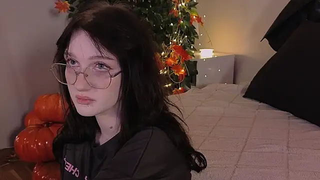 Snapshot of ELLIEJAY chatting on 4, 11, 2025 ELLIEJAY online show from 4, 11, 2025