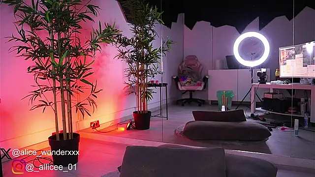 VanessaSimon online show from 14, 3, 2025