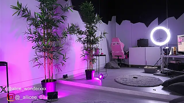 VanessaSimon online show from 19, 3, 2025