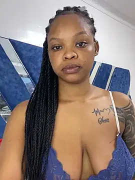 Snapshot of SexxyLunar chatting on 10, 10, 2025 SexxyLunar online show from 10, 10, 2025
