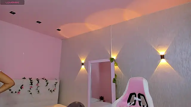 miagomezweb1 online show from 18, 1, 2025