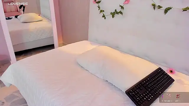 miagomezweb1 online show from 10, 2, 2025