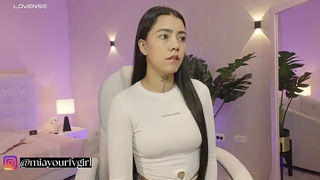 miagomezweb1 online show from 11, 9, 2025