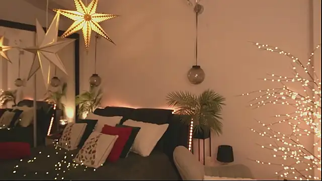 Snapshot of DaisyStacey chatting on 5, 12, 2025 DaisyStacey online show from 5, 12, 2025