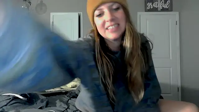 Snapshot of molly_witha_chance chatting on 12, 10, 2025 molly witha chance online show from 12, 10, 2025