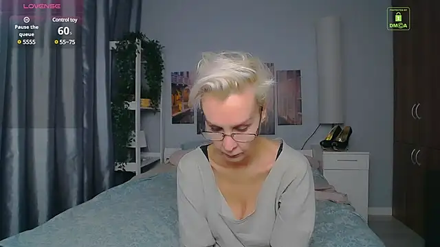 Snapshot of HelgaHimmell chatting on 17, 12, 2024 HelgaHimmell online show from 17, 12, 2024