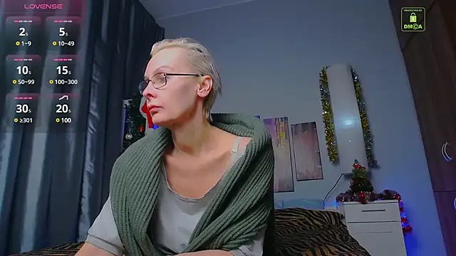 Snapshot of HelgaHimmell chatting on 8, 1, 2025 HelgaHimmell online show from 8, 1, 2025