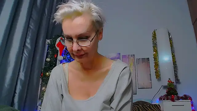 Snapshot of HelgaHimmell chatting on 13, 1, 2025 HelgaHimmell online show from 13, 1, 2025