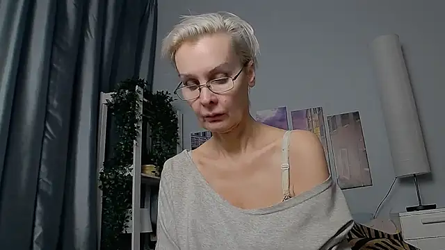 Snapshot of HelgaHimmell chatting on 21, 1, 2025 HelgaHimmell online show from 21, 1, 2025