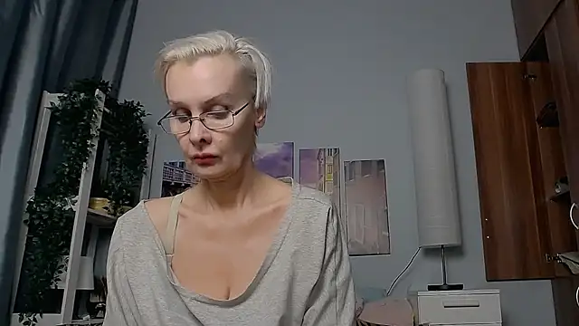 Snapshot of HelgaHimmell chatting on 22, 1, 2025 HelgaHimmell online show from 22, 1, 2025