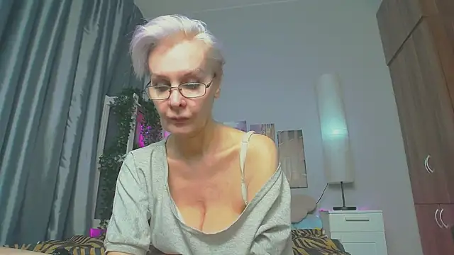 Snapshot of HelgaHimmell chatting on 28, 2, 2025 HelgaHimmell online show from 28, 2, 2025
